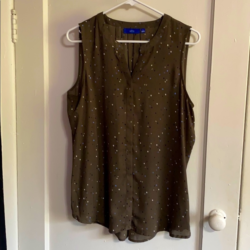 Apt 9 sleeveless blouse. Size large. Army green.
